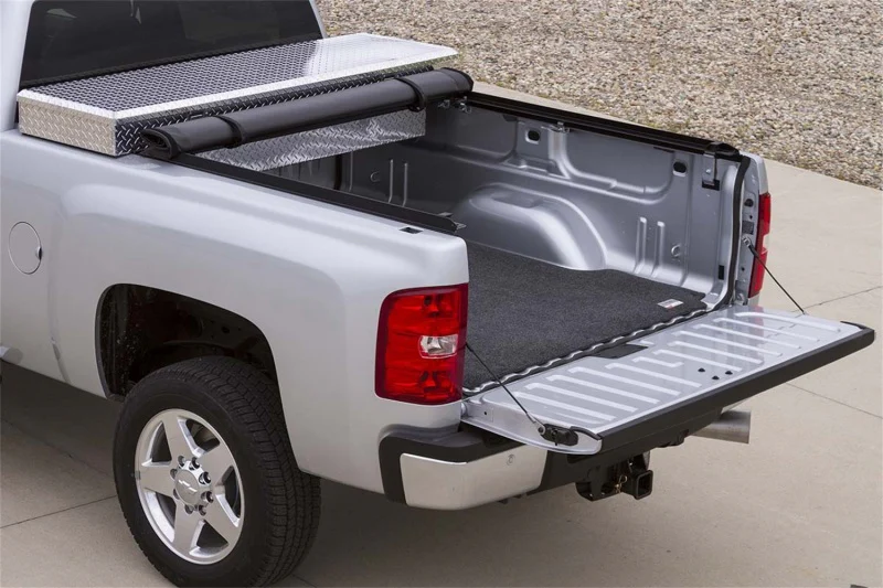 Access Lorado 04-15 Titan Crew Cab 5ft 7in Bed (Clamps On w/ or w/o Utili-Track) Roll-Up Cover - Image 3