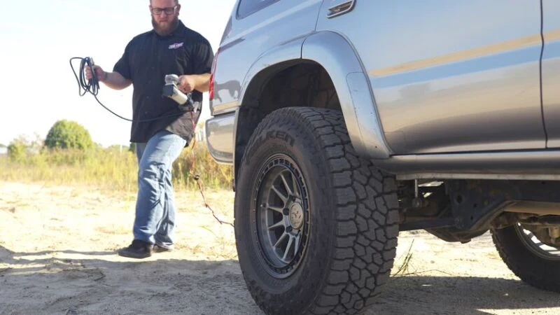 Air Lift Digital Portable Compressor - Image 3