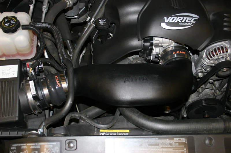Airaid 05-06 Chevy / GMC / Cadillac 4.8/5.3/6.0L Airaid Jr Intake Kit - Dry / Red Media - Image 6