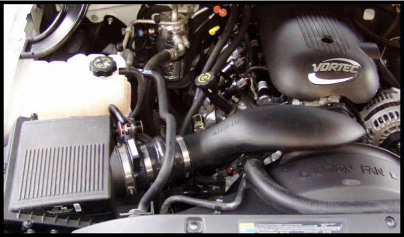 Airaid 99-04 Chevy / GMC / Cadillac 4.8/5.3/6.0L Airaid Jr Intake Kit - Dry / Red Media - Image 6