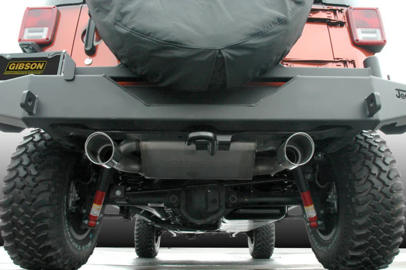 Gibson 07-17 Jeep Wrangler JK Rubicon 3.6L 2.5in Axle-Back Dual Split Exhaust - Aluminized - Image 5