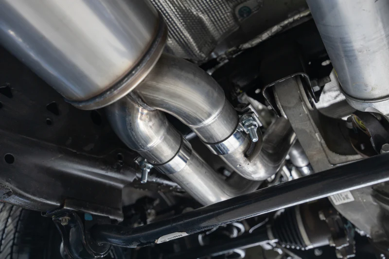 MBRP 21-24 Chevrolet Suburban XL 5.3L 3in Aluminized 2.5in Dual Split Carbon Fiber Cat-back - Image 2