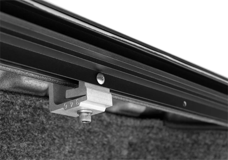 Roll-N-Lock 2019 Chevrolet Silverado 1500& GMC Sierra 1500 96.5in M-Series Retractable Tonneau Cover - Image 8