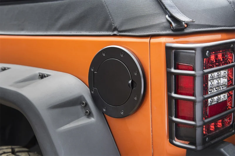 Rugged Ridge Non-Locking Gas Cap Door Black 07-18 Jeep Wrangler - Image 3